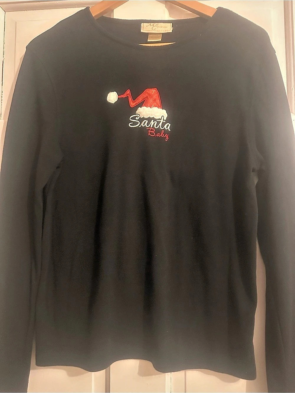 M&C Sportswear Women’s Large Black Holiday Long Sleeve Shirt "Santa Baby" Graphi